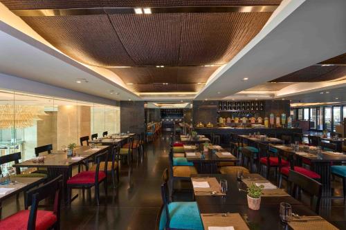 크라운 플라자 코치 바이 IHG - 레스토랑