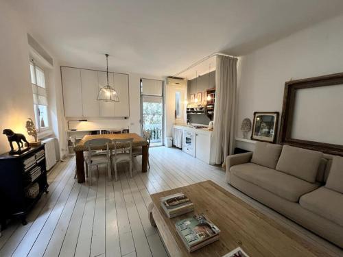 Stylish Green Courtyard Loft CityLife, Mailand (Foto 10)