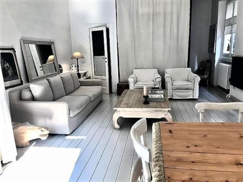 Stylish Green Courtyard Loft CityLife, Mailand (Foto 8)