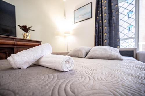 Elegant King Apartment in Testaccio Walk to Colosseum, Rome (photo 7)