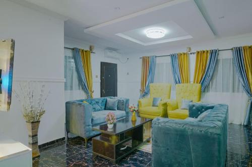 Frade Apartment in อิโคโรดู