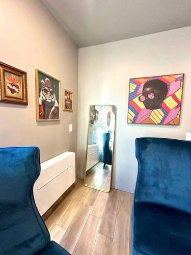 King Bed Suite-Free Parking-Prime Location in Detroit, USA