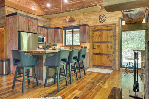Galena Cabin on 20 Acres 5 Mi to Downtown! in Galena, USA