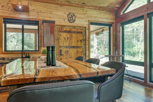 Galena Cabin on 20 Acres 5 Mi to Downtown! in Galena, USA