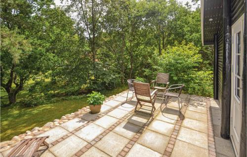 Dārzs, Amazing Home In Ebeltoft With Wifi in Ebeltofta