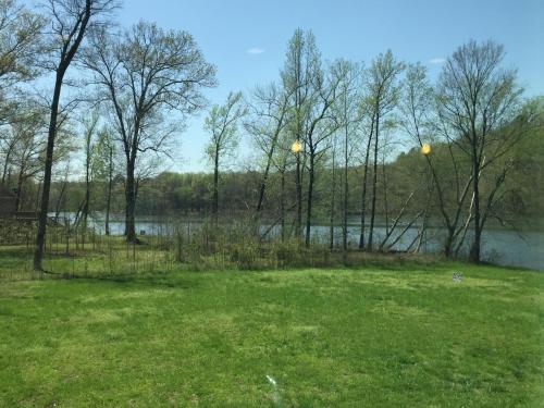 Immaculate 4 bd 5ba three story lakefront home in Hot Springs, USA