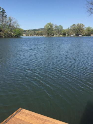 Immaculate 4 bd 5ba three story lakefront home in Hot Springs, USA