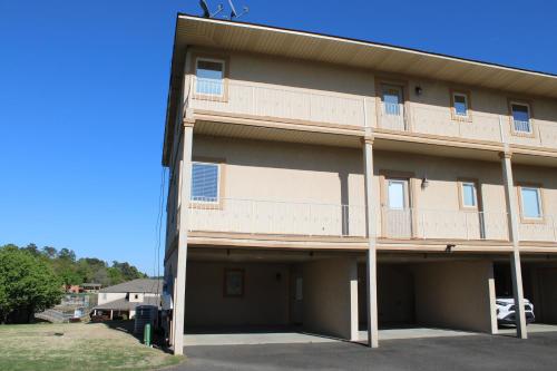 Central Retreat Condo in Hot Springs, USA