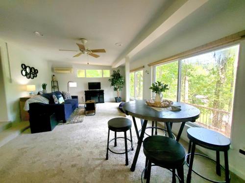 Lake Catherine Serenity Retreat