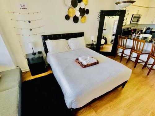 Executive Suite at National Landing - 1BR, Metro, Gym, Pool, Sauna, 2 Queen Beds, Arlington
