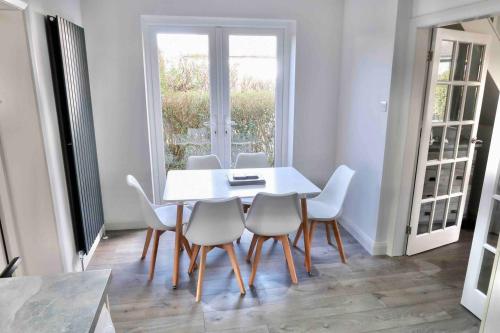 Newly Extended 3 Bed Family Home Near Graves Park in กลีดเลส วัลเลย์