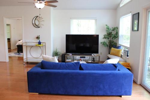 101 Quiet Court Beautiful Wooded Retro Style Home in Hot Springs, USA