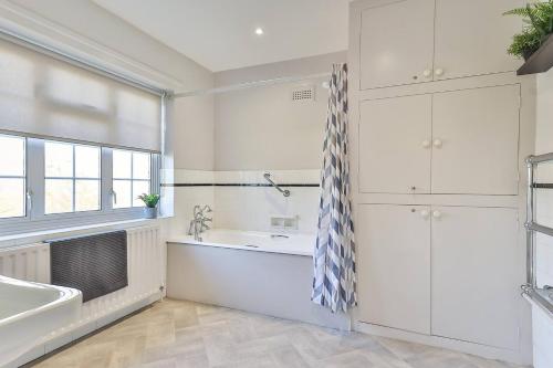 Cosy, Exclusive Sheffield House Near Peak District in ดอร์