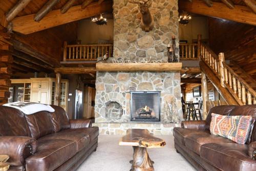 Coschocton Hills - 2 Luxury Log Cabins - Lake Coschocton Hills - 2 Luxury Log Cabins - Lake