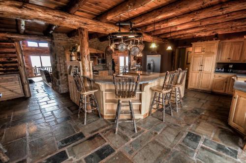 Coschocton Hills - 2 Luxury Log Cabins - Lake Coschocton Hills - 2 Luxury Log Cabins - Lake