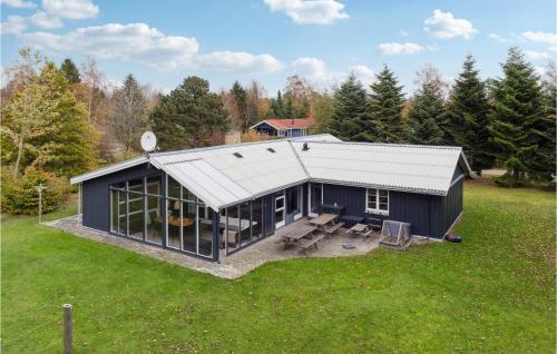 Holiday Home Kamillevej Væggerløse Denm