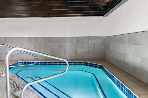 Best Western Plus Flint Airport Inn & Suites in Flint, USA