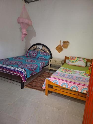 1 double bed, 1 twin bed