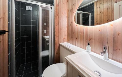Bathroom, Cozy Home In Sjusjøen With Kitchen in Sjusjoen
