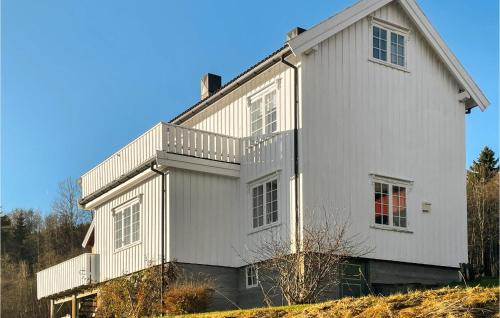 Зовнішній вигляд готелю, 4 Bedroom Cozy Home In Svorkmo in Оркангер