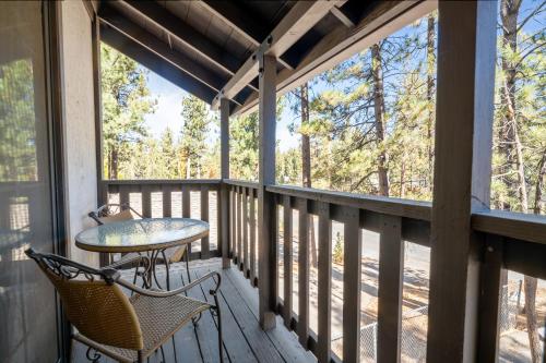 High Hopes - Walk to Lake & Village, Bumper Pool, Fireplace in Big Bear Lake, USA