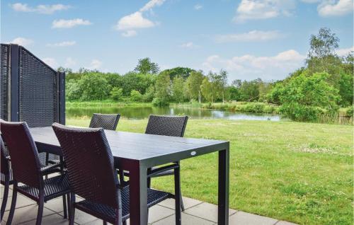 View, Cozy Home In Ringkøbing With Wifi near Hee Kirke