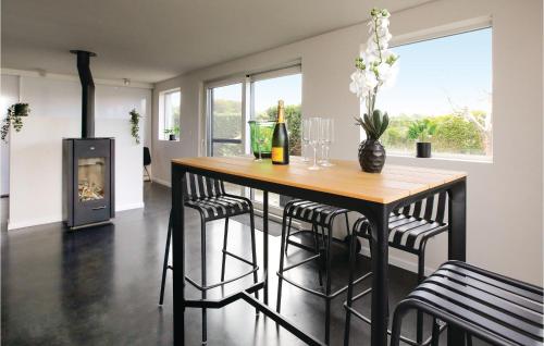 Beautiful home in Brugge w/ WiFi and 4 Bedrooms - image 8