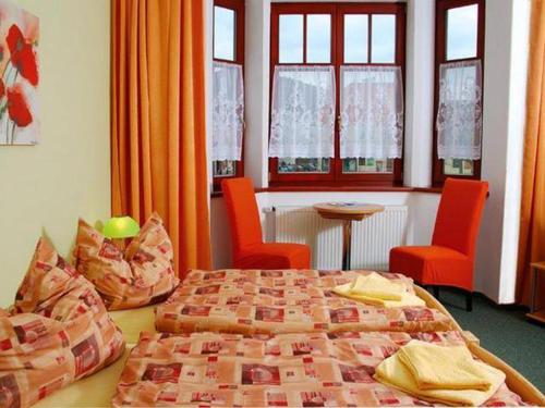 2 bedrooms, 3 beds