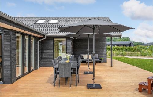  Awesome Home In Glesborg With Sauna in Glesborg