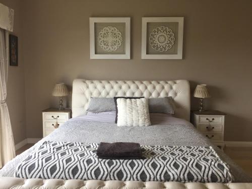 Private Bedroom in Modern Farm Homestead in Tallarook