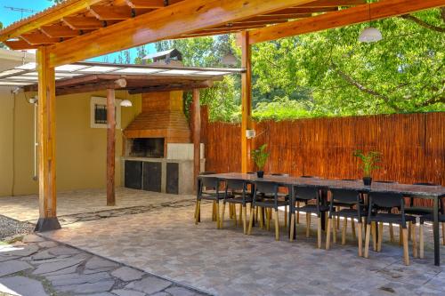 Fliphaus Chacras De Coria - 4 Bd House Pool&bbq in 루한 데 쿠요