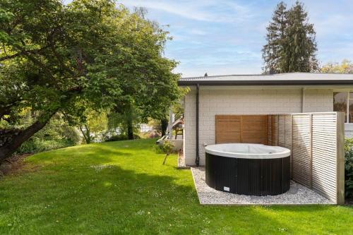 Central Arrowtown - 4 Beds and Hot Tub!, Arrowtown (fotografie 7)