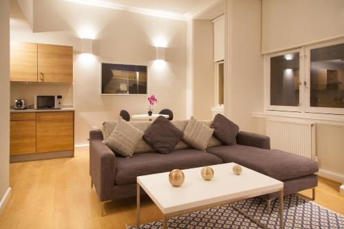 PREMIER SUITES PLUS Glasgow George Square - image 13