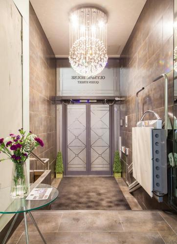 PREMIER SUITES PLUS Glasgow George Square - image 9