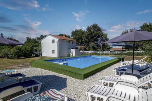 Buitenkant, Holiday apartment in Medulin with terrace, air conditioning, WiFi, washing machine 5158-3 in Liznjan