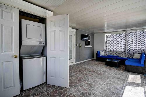 Heated Pool 5 Min To Beautiful Beaches in St Petersburg, USA