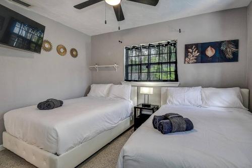 Heated Pool 5 Min To Beautiful Beaches in St Petersburg, USA