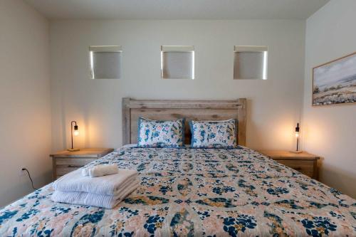Family Friendly 5BR Home Pool Patio & Room for 10 in Orlando, USA