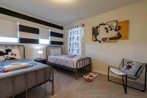 Family Friendly 5BR Home Pool Patio & Room for 10 in Orlando, USA