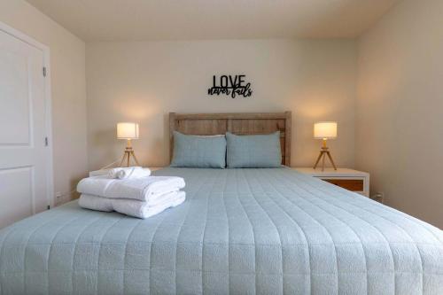 Family Friendly 5BR Home Pool Patio & Room for 10 in Orlando, USA