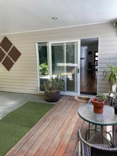 Position Perfect in the Heart of Sherbrooke in เชอร์บรูค