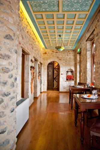 Létesítmények, Archontiko Hatzipanayioti in Leonidion