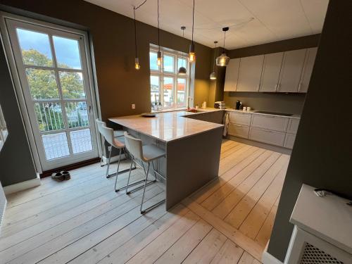 廚房, Byhuset - Hems 60 in 瓦埃勒市中心