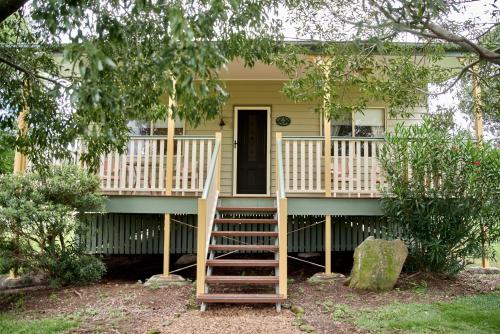 Milford Country Cottages in Maryvale