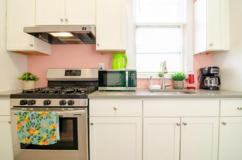 Pink Paradise with NYC Views in Union City, USA