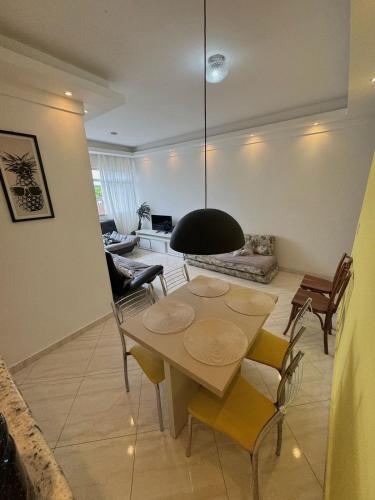 Apartamento no Guarujá Praia da Enseada piscina e lazer (Apartamento no Guaruja Praia da Enseada piscina e lazer) in เอนเซียดา