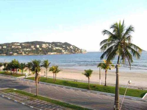 Apartamento no Guarujá Praia da Enseada piscina e lazer (Apartamento no Guaruja Praia da Enseada piscina e lazer) in เอนเซียดา