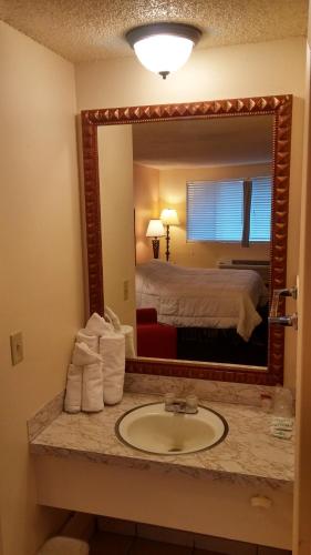 Grays Harbor Inn & Suites