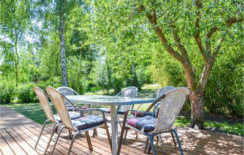  Two-Bedroom Holiday Home In Borup in Borup