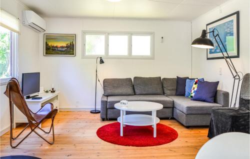  Two-Bedroom Holiday Home In Borup in Borup